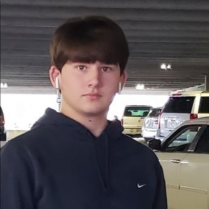 Meet your Posher, Eli